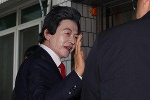 Where is Huh Kyung-young, the eccentric serial presidential candidate who once vowed to levitate?