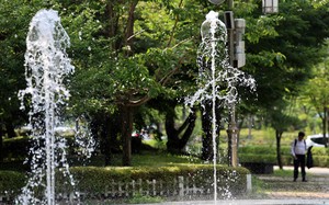 Scorching heat continues to grip S. Korea; heat wave alert issued nationwide