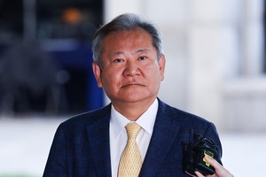 Special counsel seeks warrant to detain former interior minister
