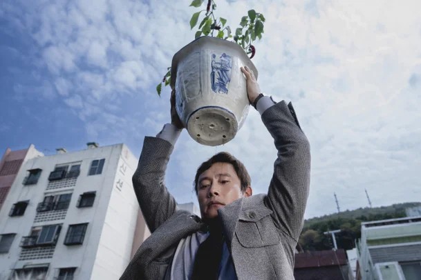 Park Chan-wook to open BIFF with ‘No Other Choice’ 